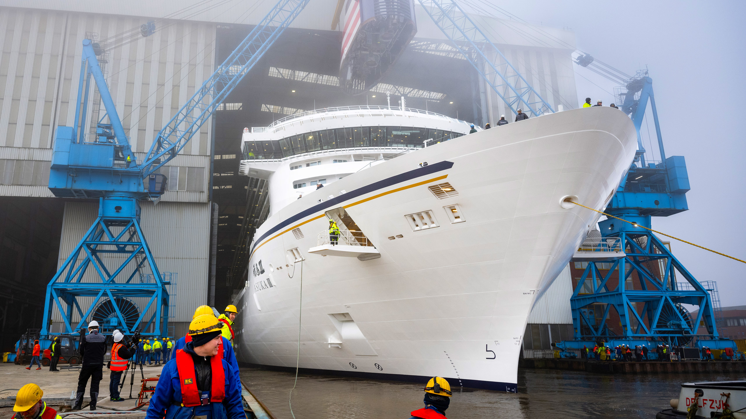 ついに、その勇姿が！ 「飛鳥Ⅲ」進水｜A-TIMES 「飛鳥Ⅲ」の今、をお